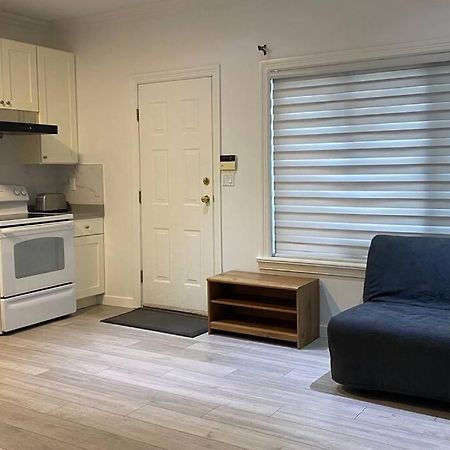 Separate Entrance One Bed Room Studio!リッチモンド エクステリア 写真