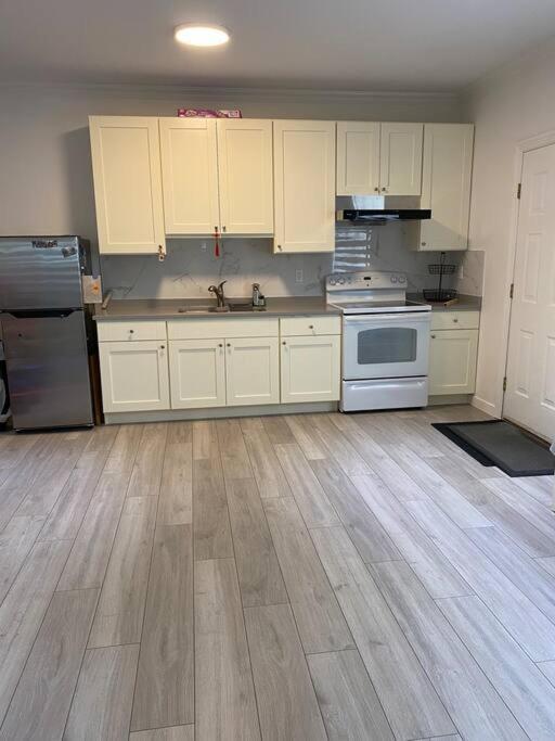 Separate Entrance One Bed Room Studio!リッチモンド エクステリア 写真