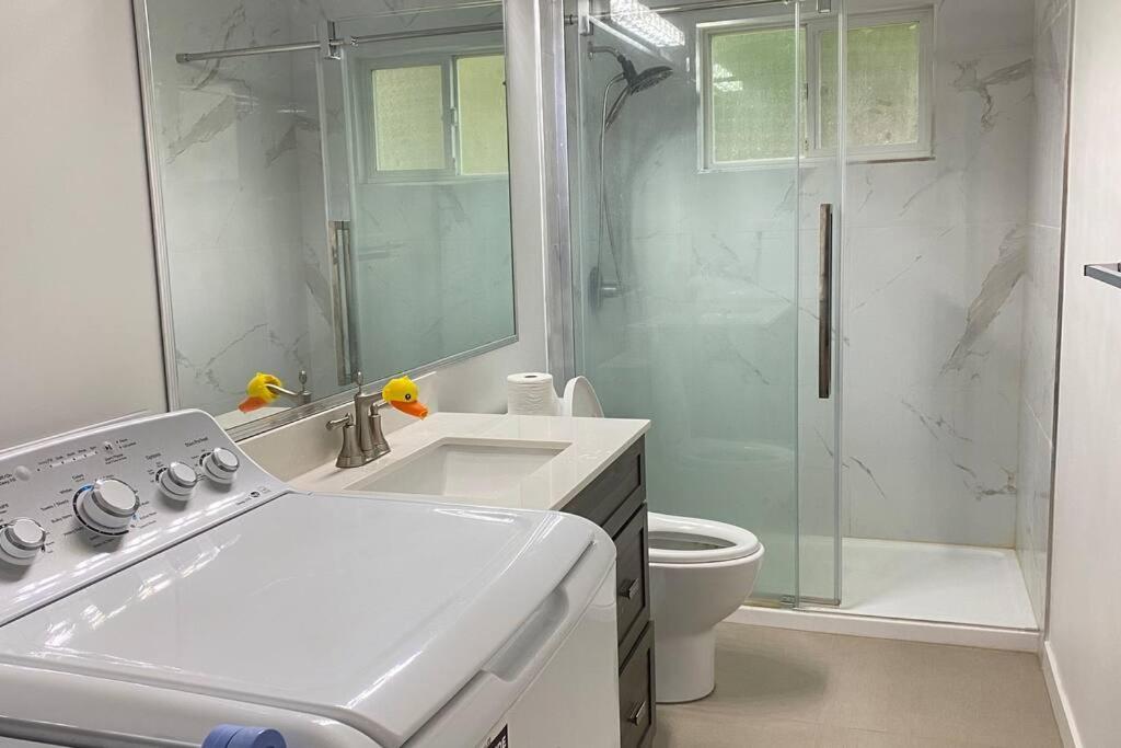 Separate Entrance One Bed Room Studio!リッチモンド エクステリア 写真